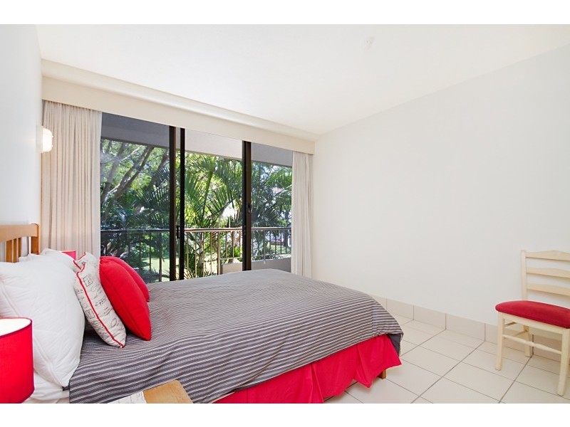 1A/828 Pacific Parade ‘Rocks Resort’, Currumbin QLD 4223