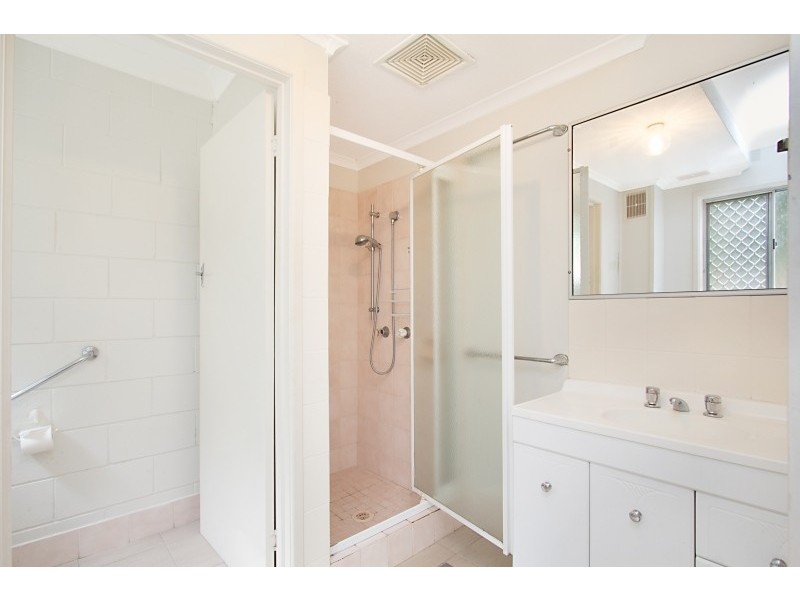 4/58 Sarawak Avenue, Palm Beach QLD 4221
