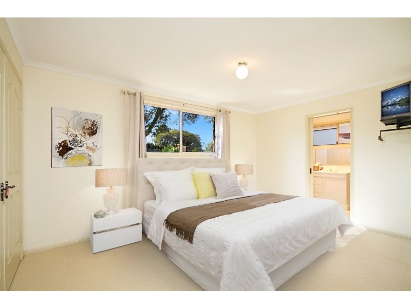 8 Inverness Court, Banora Point NSW 2486