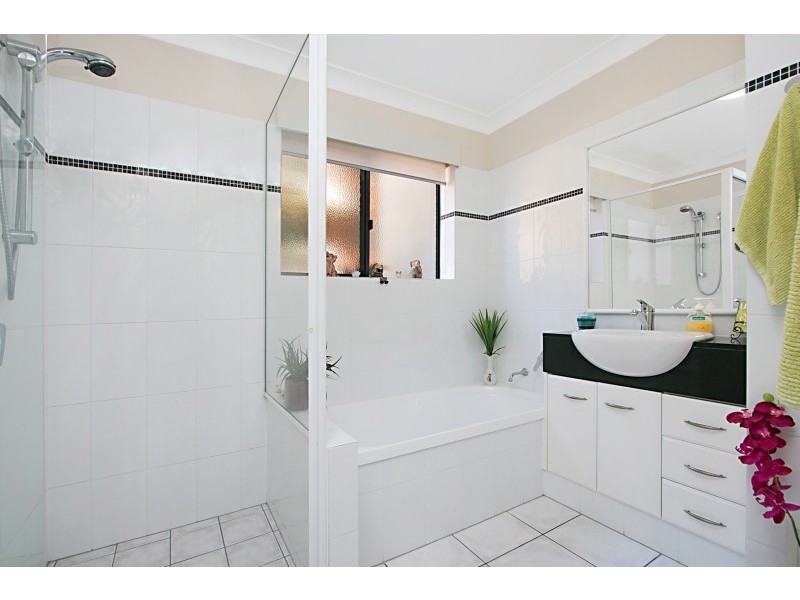 1/13 South Street ‘Ashbrooke Court’, Kirra QLD 4225