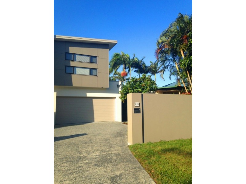 2/35 Binya Avenue, Kirra QLD 4225