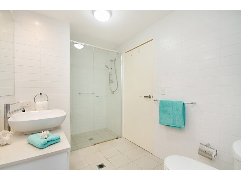 GO2/2-8 Creek Street ‘Kirra Surf’, Kirra QLD 4225