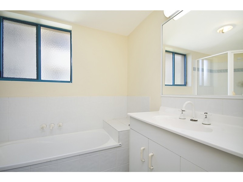 13/27-29 Dutton Street, Coolangatta QLD 4225