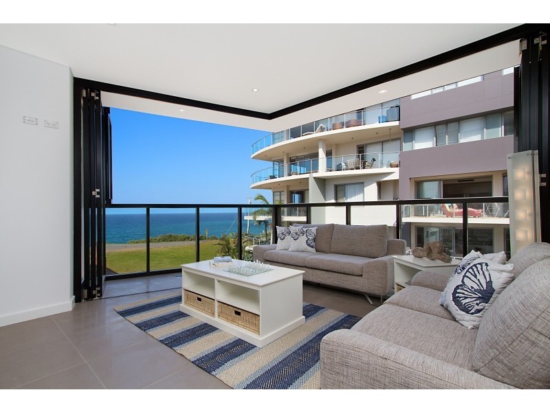 2/1-3 Boundary Street, Rainbow Bay QLD 4225