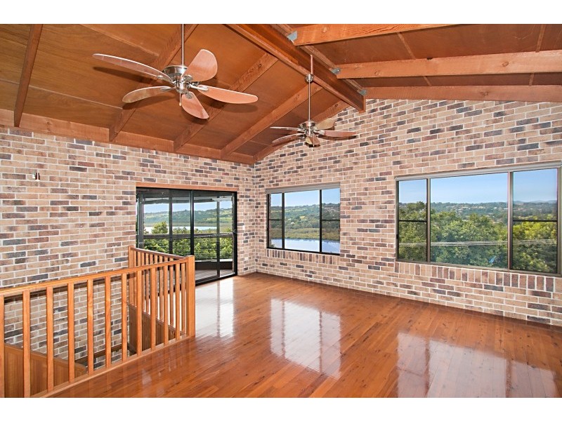 8 Broadwater Esplanade, Bilambil Heights NSW 2486