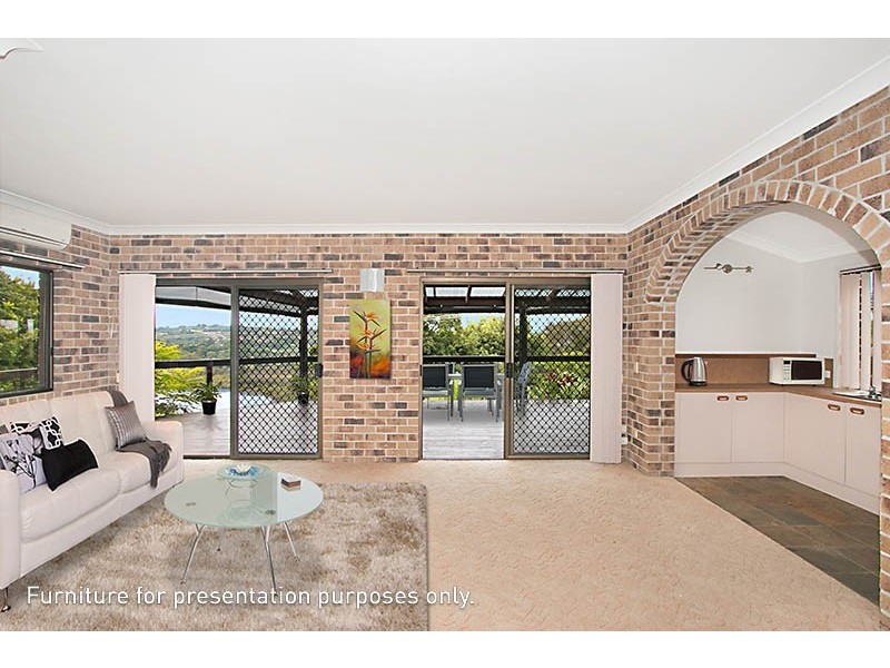 8 Broadwater Esplanade, Bilambil Heights NSW 2486