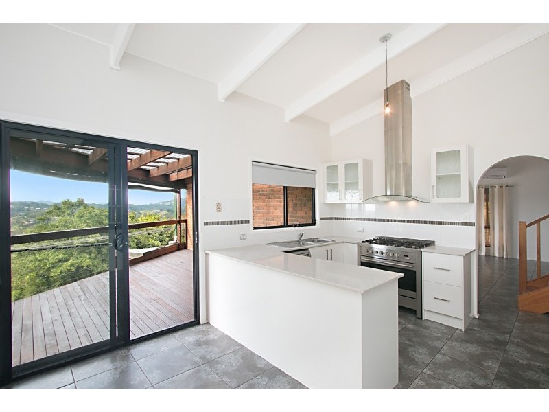 8 Broadwater Esplanade, Bilambil Heights NSW 2486