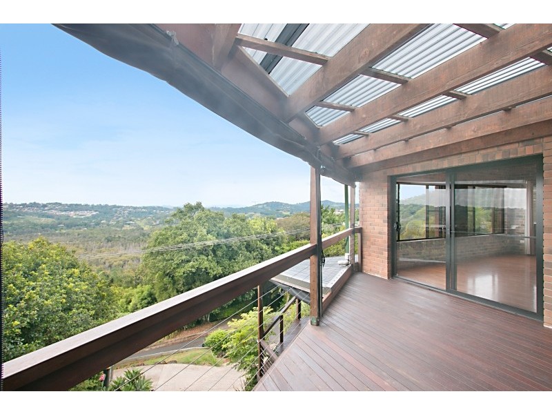 8 Broadwater Esplanade, Bilambil Heights NSW 2486