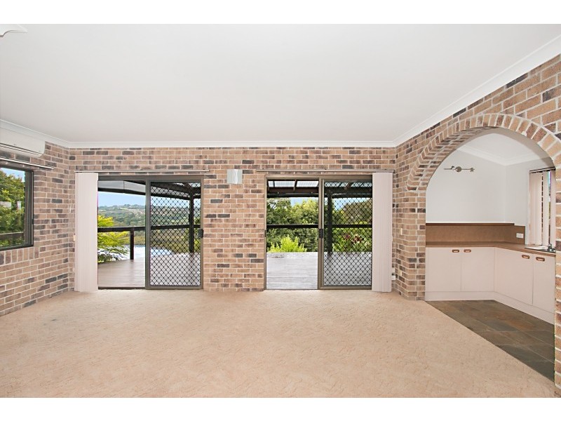 8 Broadwater Esplanade, Bilambil Heights NSW 2486