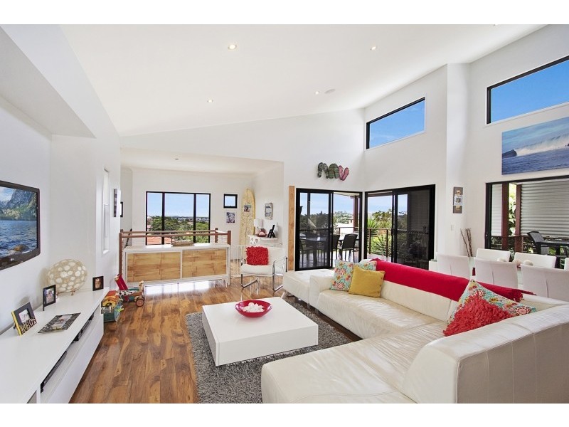 3 Buncrana Terrace, Banora Point NSW 2486