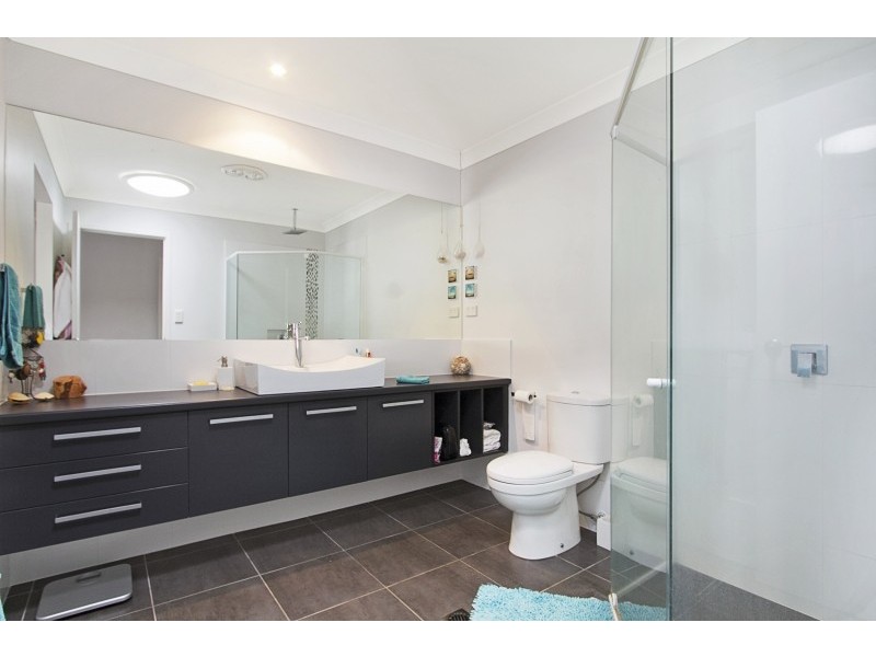 3 Buncrana Terrace, Banora Point NSW 2486