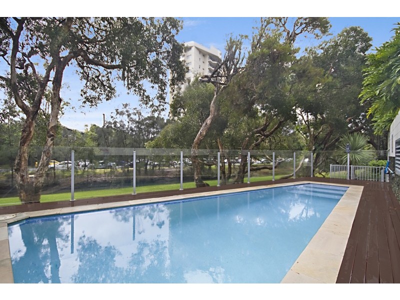 1/9 South Street ‘South Beach Apartments’, Kirra QLD 4225