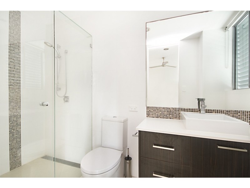 1/9 South Street ‘South Beach Apartments’, Kirra QLD 4225