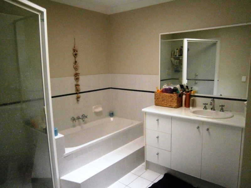 2/2 Janal Place, Currumbin Waters QLD 4223