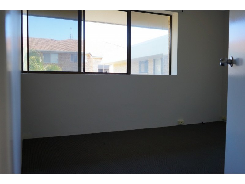 8/123 Golden Four Drive, Bilinga QLD 4225