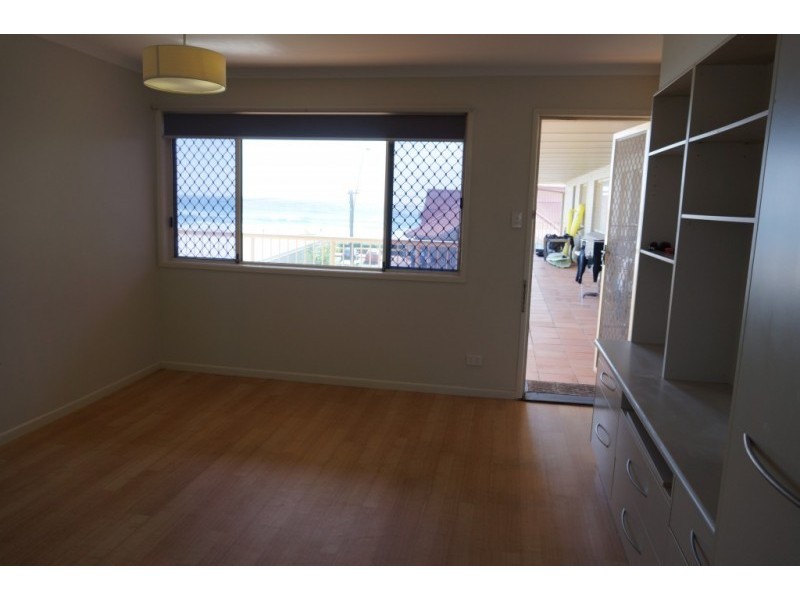 8/10 Marine Parade, Kirra QLD 4225
