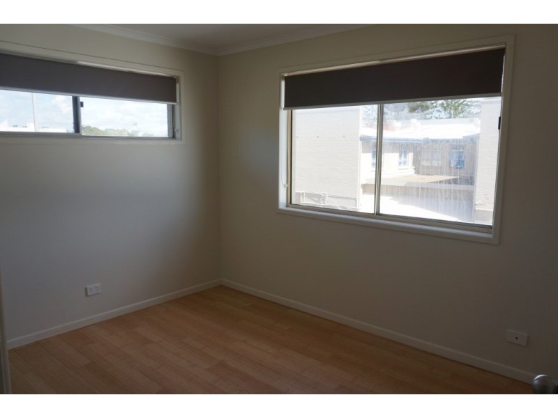 8/10 Marine Parade, Kirra QLD 4225