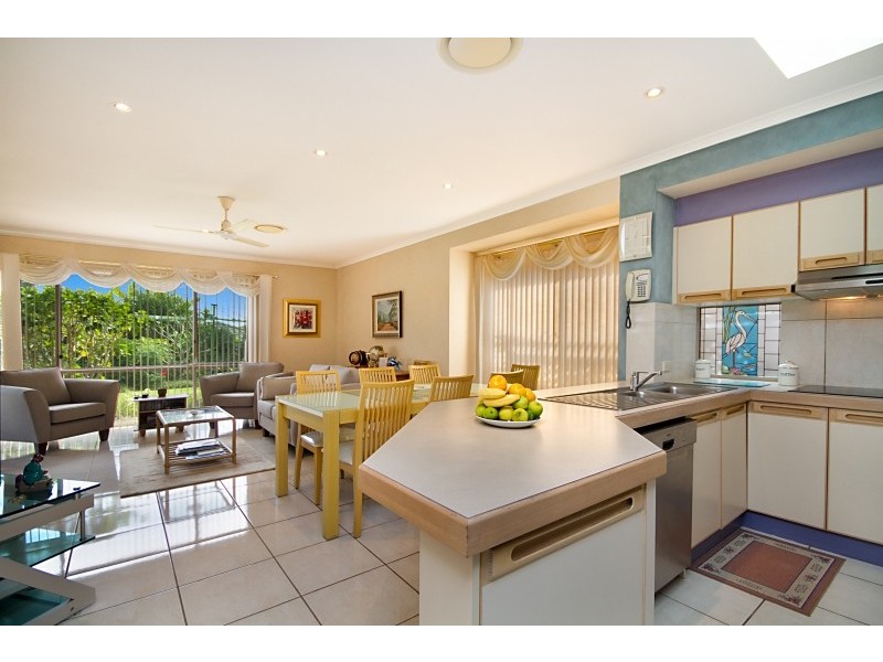 20 Champagne Drive, Tweed Heads South NSW 2486