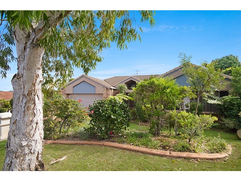 20 Champagne Drive, Tweed Heads South NSW 2486