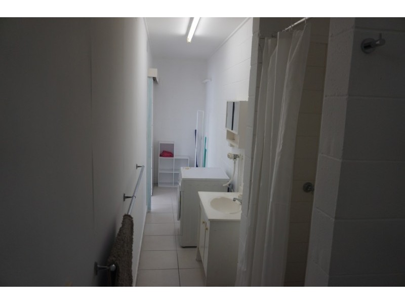 1/100 Dutton Street, Coolangatta QLD 4225