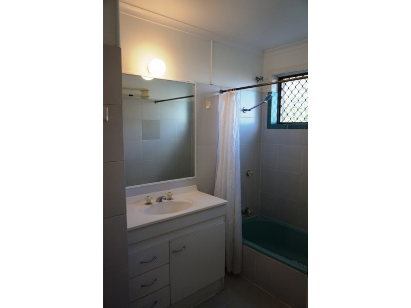 4/10 Marine Parade, Kirra QLD 4225