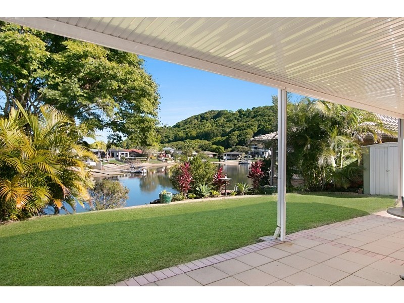 16 Captains Way, Banora Point NSW 2486