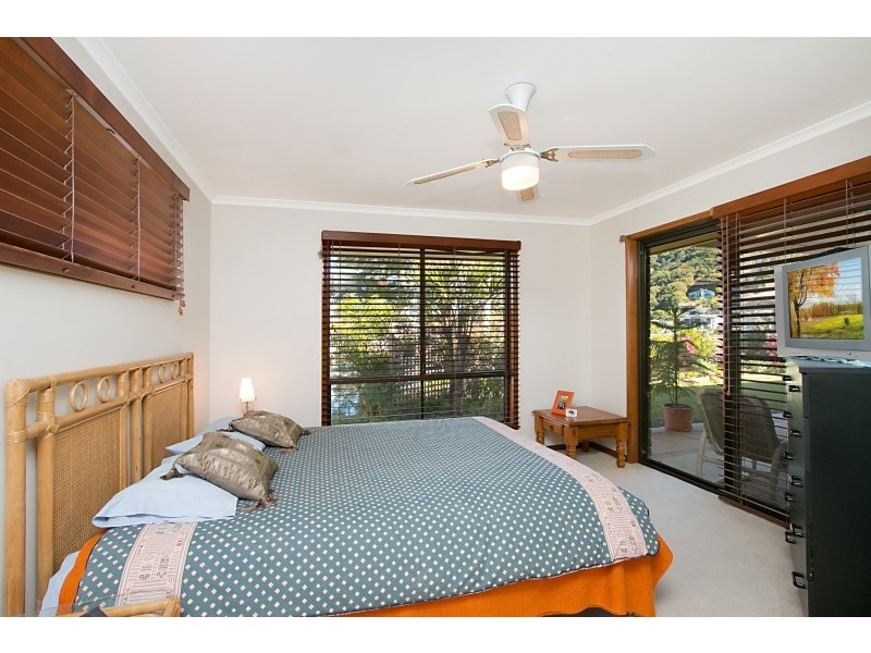 16 Captains Way, Banora Point NSW 2486