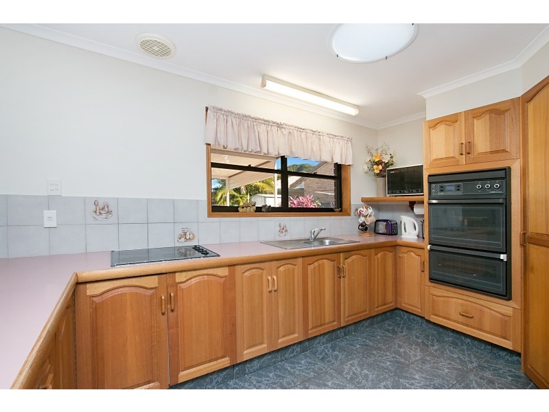 16 Captains Way, Banora Point NSW 2486