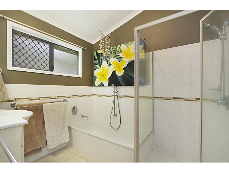 5 Mariners Crescent, Banora Point NSW 2486