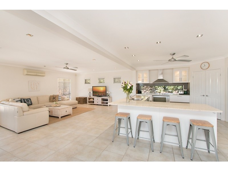 20 Samuel Drive, Tallebudgera QLD 4228
