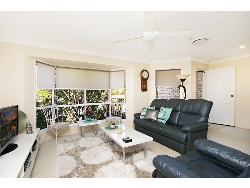 6 Kintyre Crescent, Banora Point NSW 2486