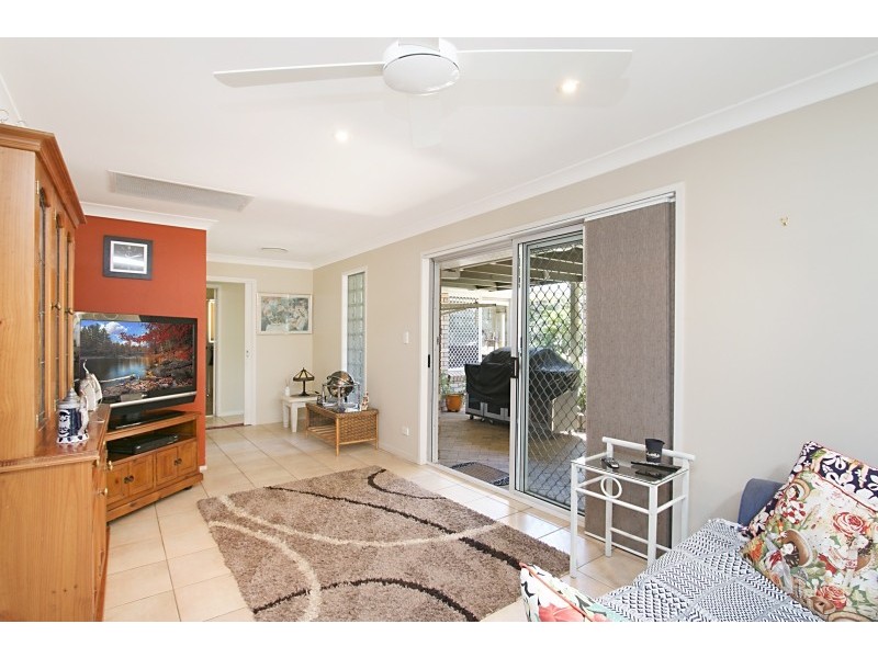 6 Kintyre Crescent, Banora Point NSW 2486