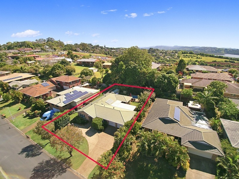 6 Kintyre Crescent, Banora Point NSW 2486