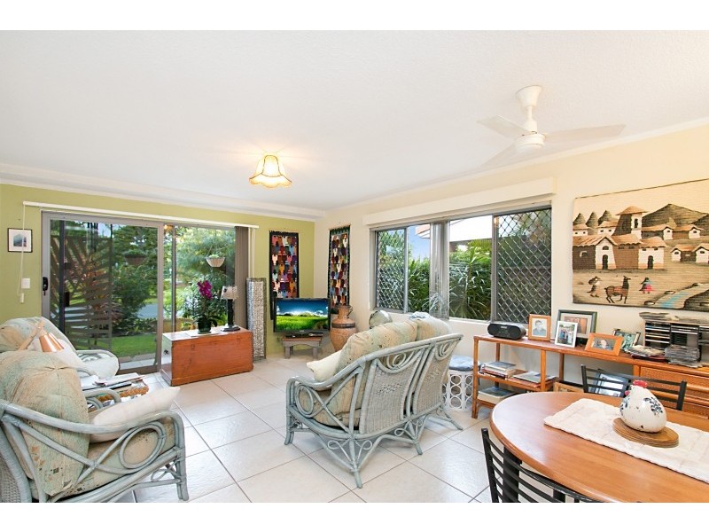 1/88 Sarawak Avenue, Palm Beach QLD 4221