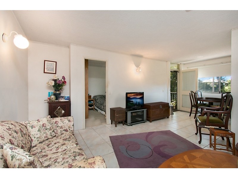 4/28 Coolangatta Road – Waverley Lodge, Kirra QLD 4225