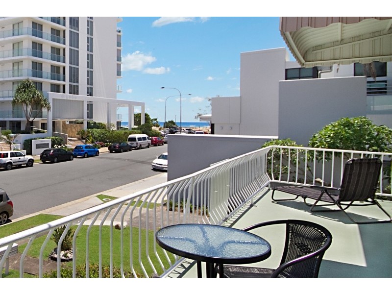 4/2 Haig Street, Kirra QLD 4225