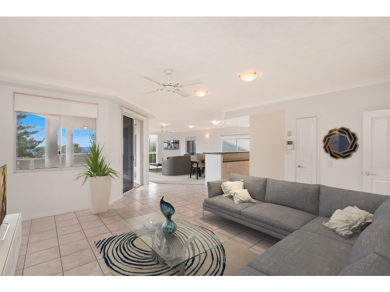 2/100 Pacific Parade, Bilinga QLD 4225