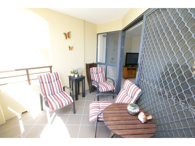 3/2 Gibson Street, Bilinga QLD 4225