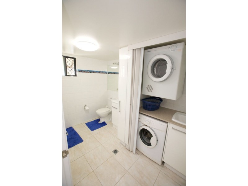 3/2 Gibson Street, Bilinga QLD 4225