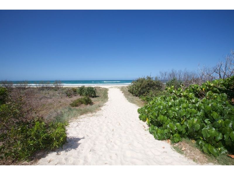 3/2 Gibson Street, Bilinga QLD 4225