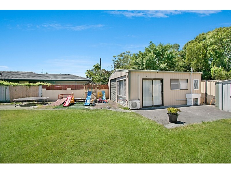 33 Blue Waters Crescent, Tweed Heads West NSW 2485