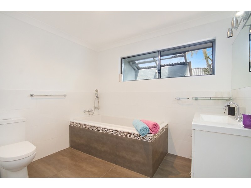 295 Adina Avenue, Bilinga QLD 4225