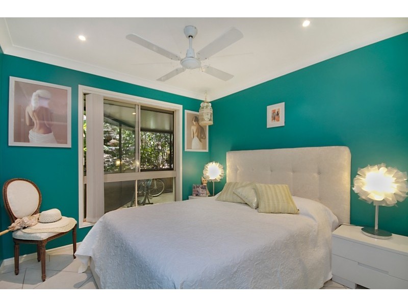 18 Honeymyrtle Drive, Banora Point NSW 2486