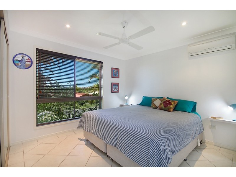 18 Honeymyrtle Drive, Banora Point NSW 2486