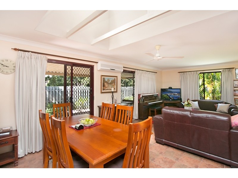 12 Oasis Crescent, Elanora QLD 4221