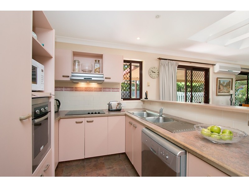 12 Oasis Crescent, Elanora QLD 4221