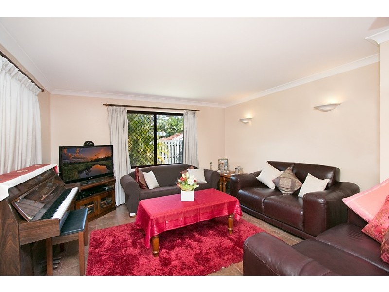 12 Oasis Crescent, Elanora QLD 4221