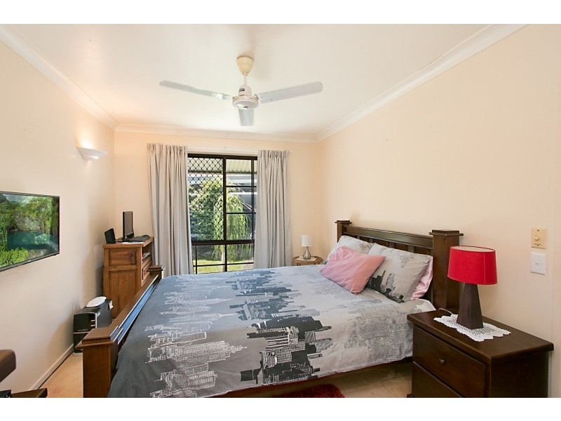 12 Oasis Crescent, Elanora QLD 4221