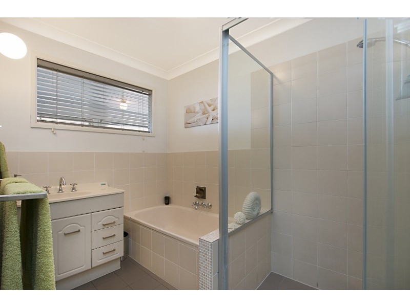 2 Wupawn Place, Banora Point NSW 2486