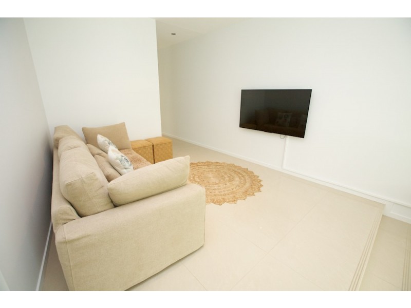 2/9 South Street, Coolangatta QLD 4225